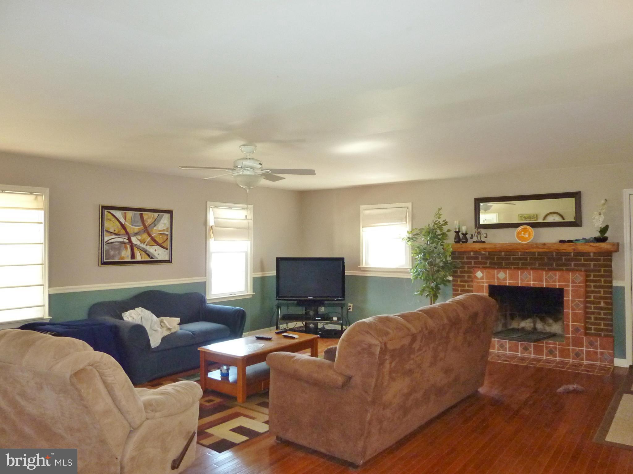 112 Frederick Road Stephens City, VA 22655 - Photo 8 of 30 Living Room
