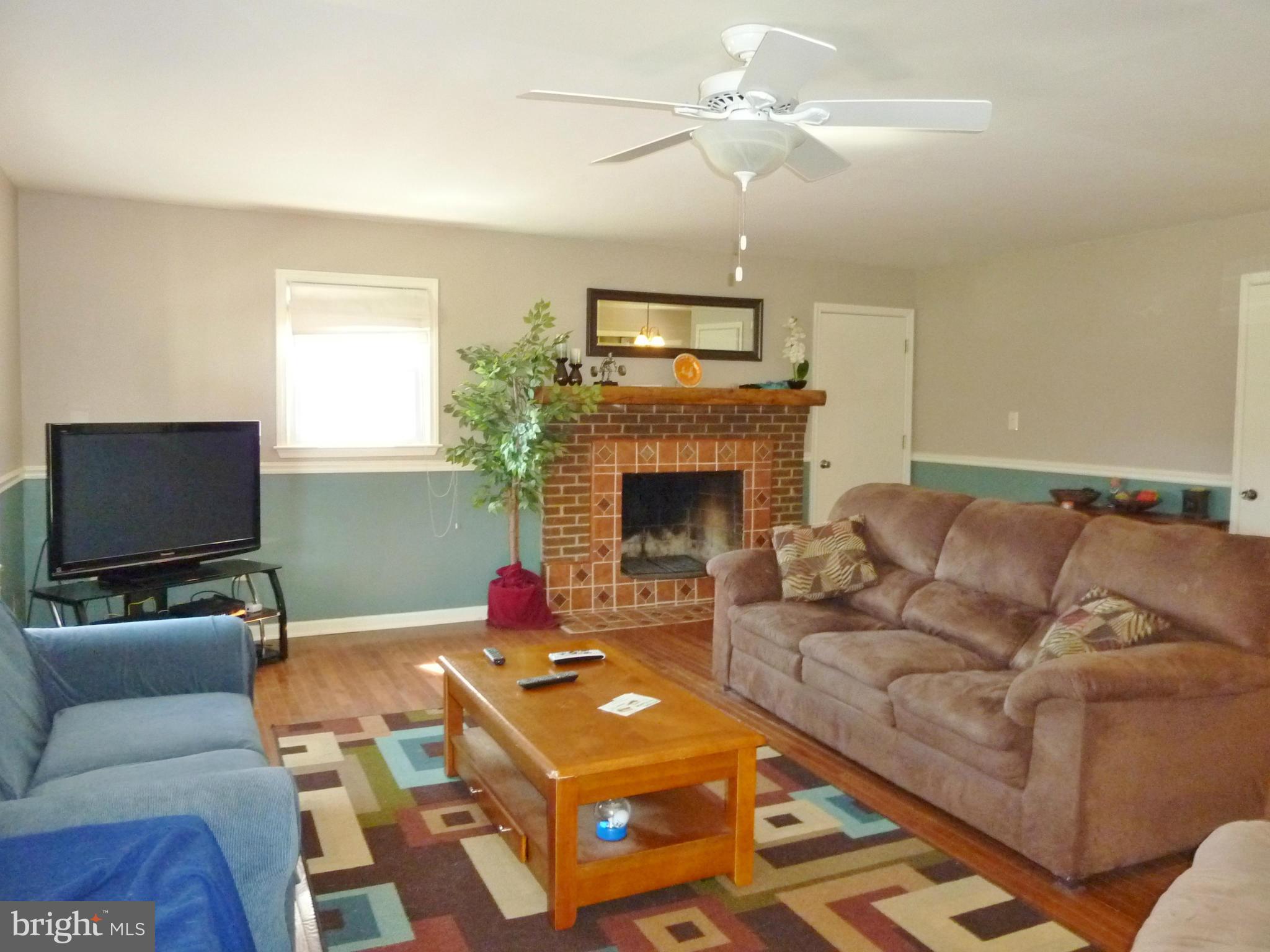112 Frederick Road Stephens City, VA 22655 - Photo 9 of 30 Living Room
