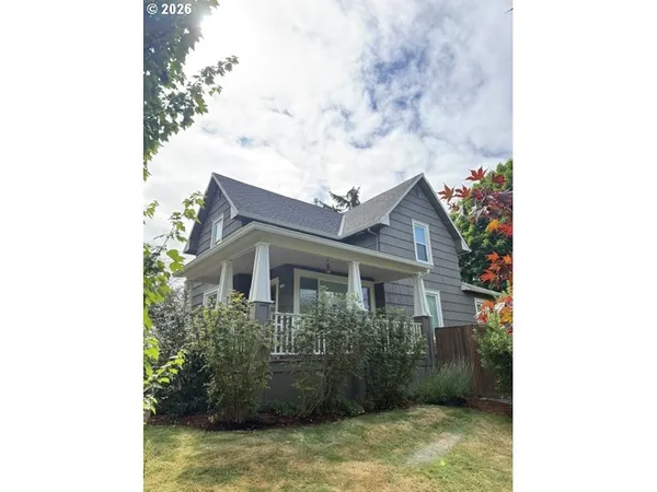 $1,195,000 | 1604 Southeast Lambert Street, Portland, OR 97202