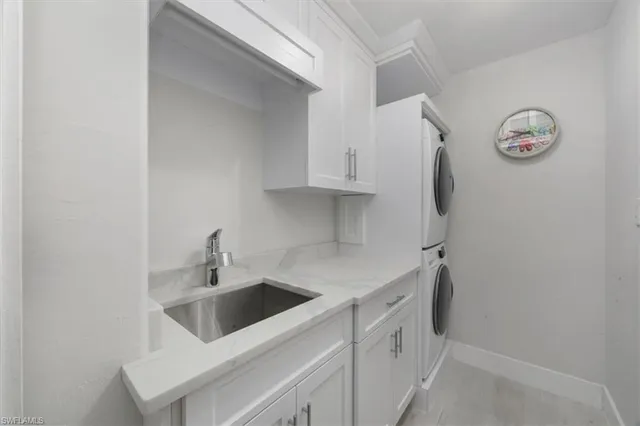 $999,000 | 8828 Ventura Way, Naples, FL 34109