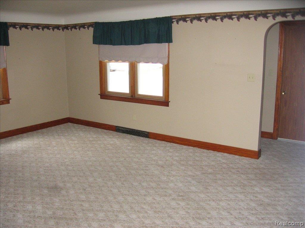 2463 Bay Port Road Sebewaing, MI 48759 - Photo 2 of 10 Living Room
