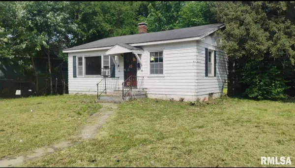 $28,900 | 800 North 39th Street, East St. Louis, IL 62205