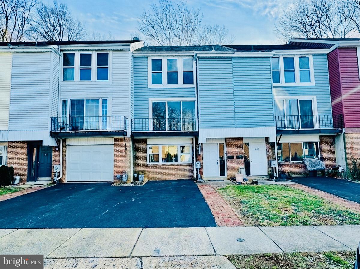 818 Summit Chase Drive Reading, PA 19611 - Photo 2 of 28