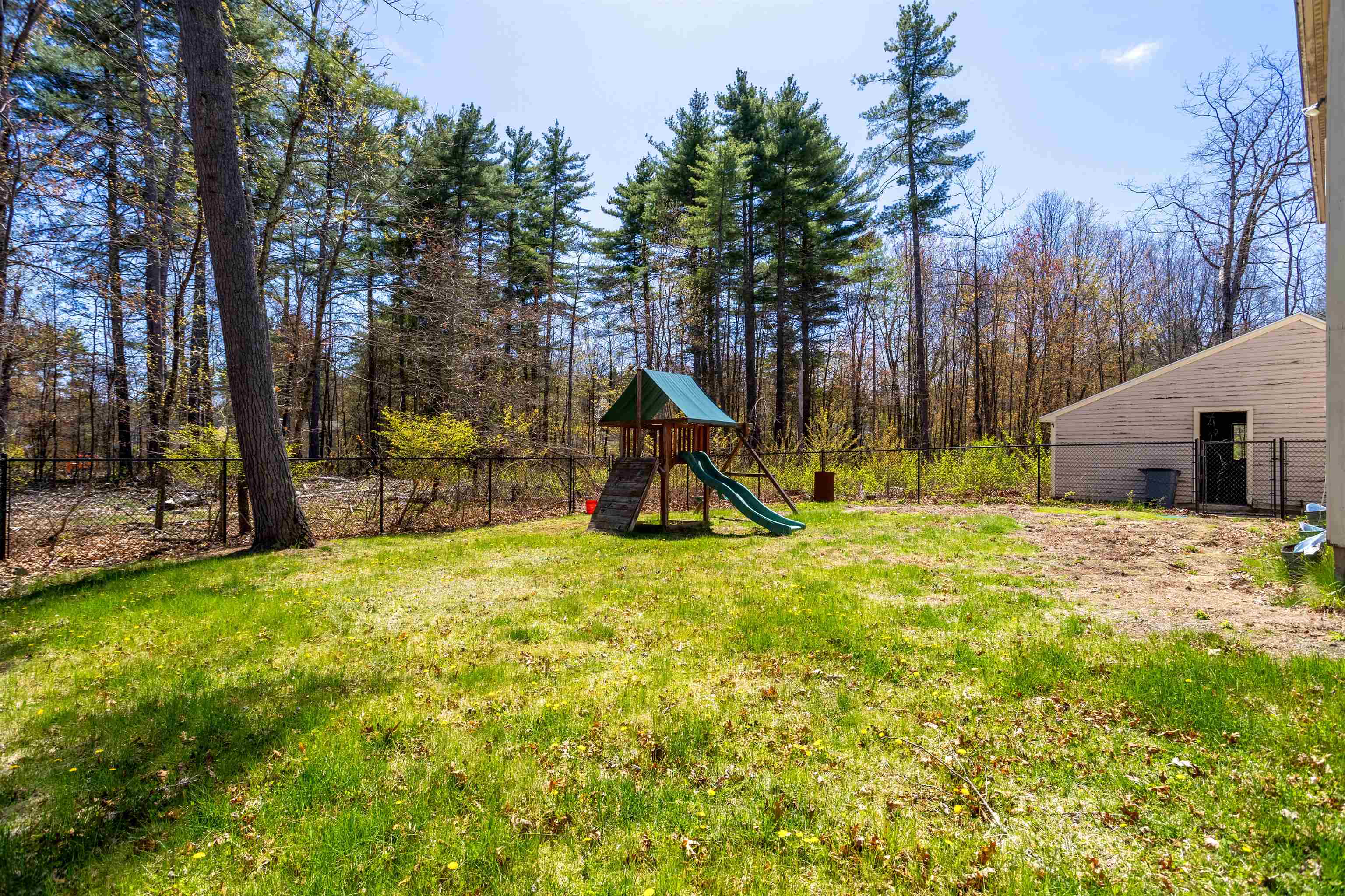 25 Cross Road Amherst, NH 03031 - Photo 4 of 43 Gallery Image 4