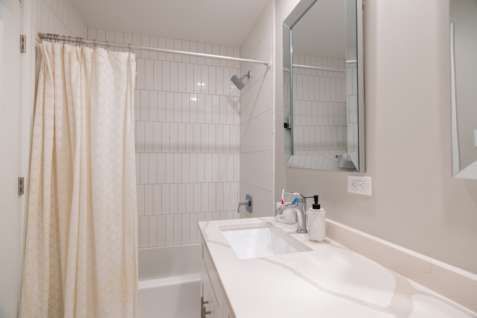 1801 Beech Road Mount Prospect, IL 60056 - Photo 17 of 29 Gallery Image 17