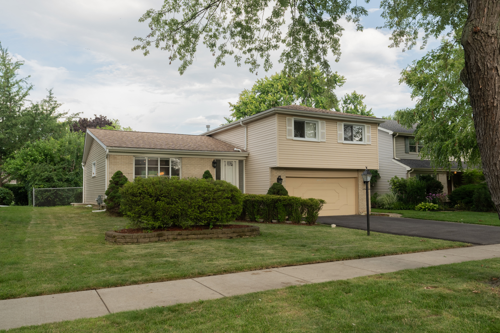 1801 Beech Road Mount Prospect, IL 60056 - Photo 2 of 29 Gallery Image 2