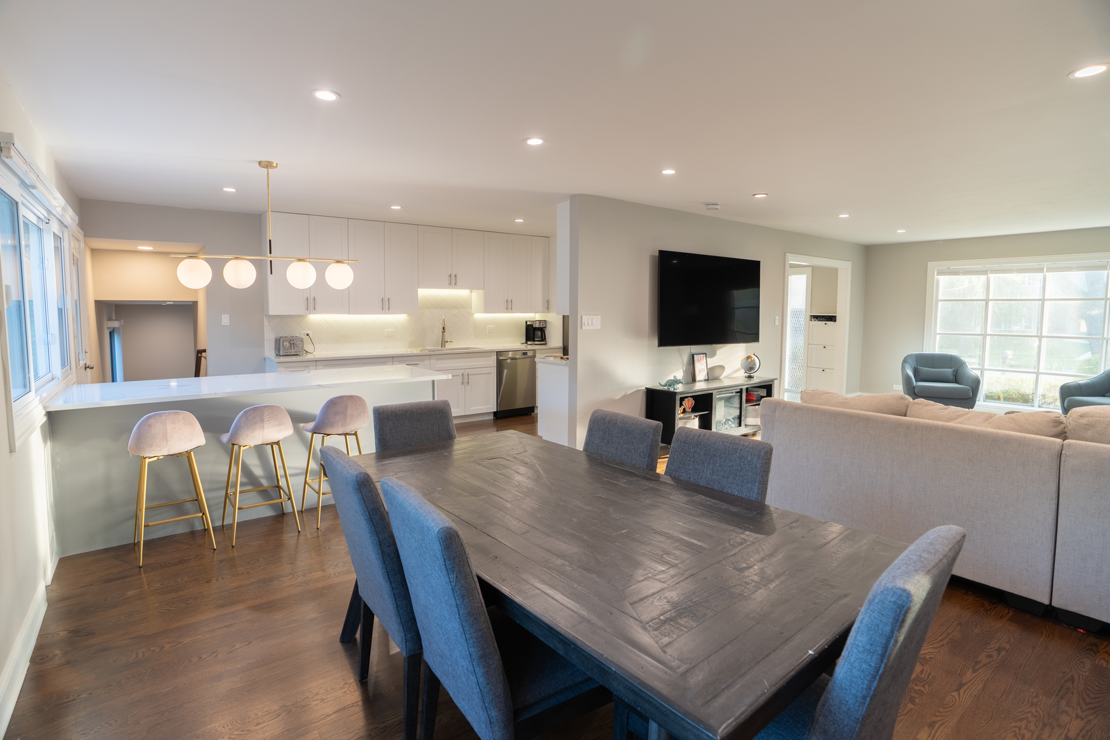 1801 Beech Road Mount Prospect, IL 60056 - Photo 7 of 29 Gallery Image 7