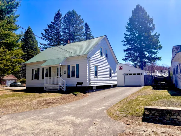 $160,000 | 6 Winter Street, Millinocket, ME 04462