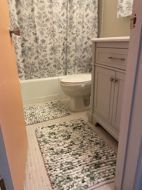 2960 Cynthia Lane, Unit 206 Lake Worth Beach, FL 33461 - Photo 22 of 38 a bathroom with a toilet