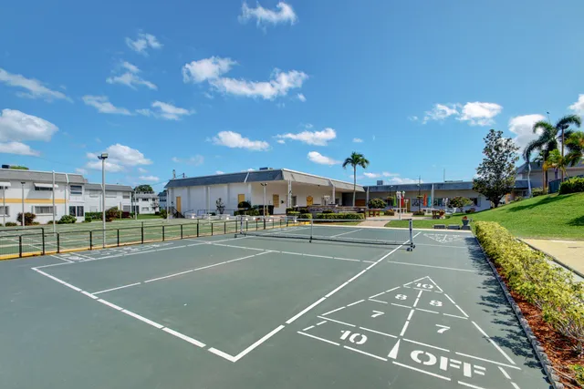 a view of a tennis court