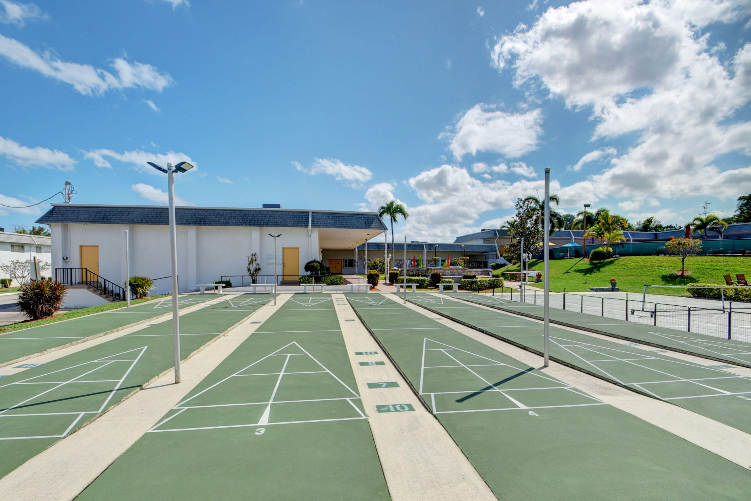 2960 Cynthia Lane, Unit 206 Lake Worth Beach, FL 33461 - Photo 32 of 38 a view of a basketball court