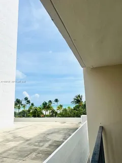 $429,000 | 2625 Collins Avenue, Unit 415, Miami Beach, FL 33140