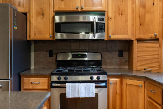 $759,900 | 906 West Westera Court, Spokane, WA 99224