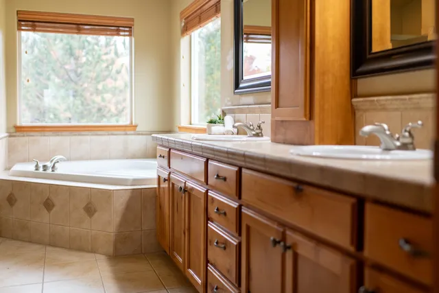 $759,900 | 906 West Westera Court, Spokane, WA 99224