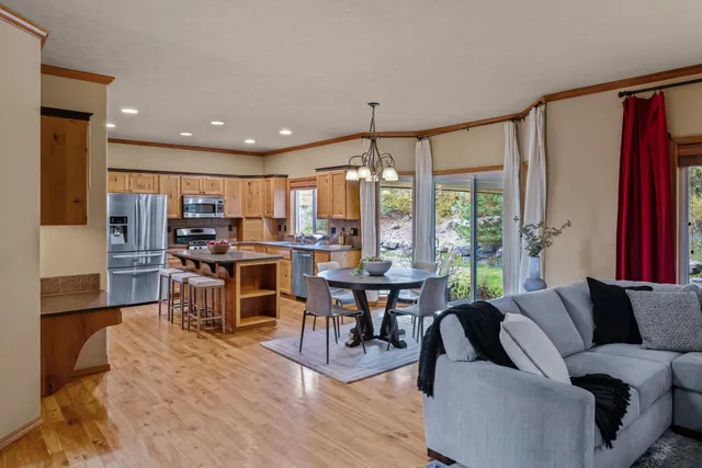 $759,900 | 906 West Westera Court, Spokane, WA 99224