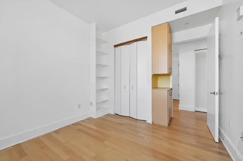 $599,900 | 4 Beacon Way, Unit 1409, Jersey City, NJ 07304