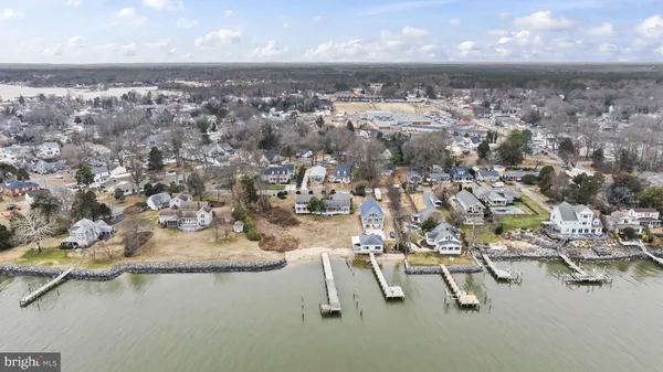 $489,000 | 916 Bryant Avenue, Colonial Beach, VA 22443