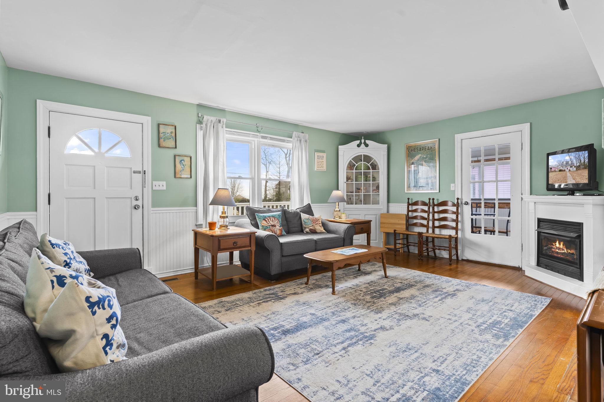 916 Bryant Avenue Colonial Beach, VA 22443 - Photo 6 of 52