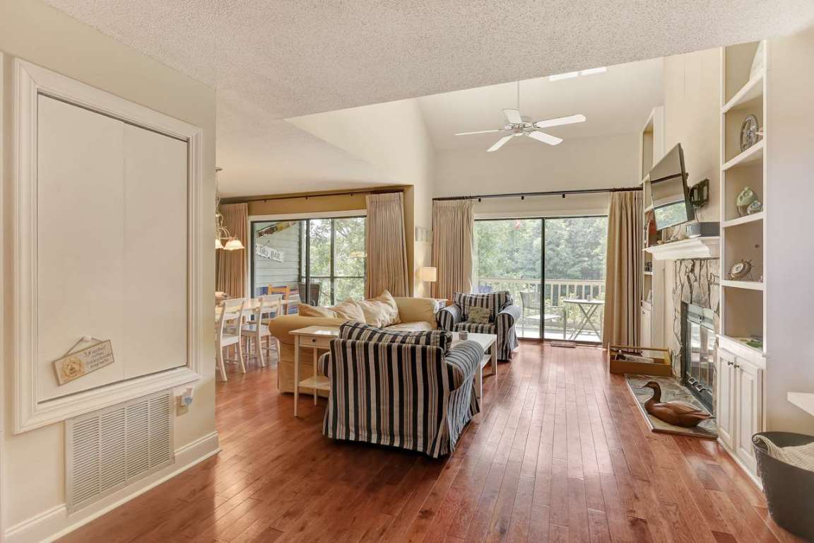 601 Loran Pointe Circle Seneca, SC 29672 - Photo 4 of 27 Gallery Image 4