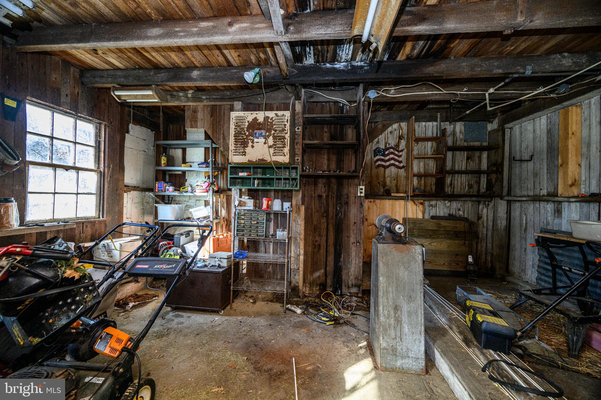 2305 Spinnerstown Road Quakertown, PA 18951 - Photo 18 of 40 Barn