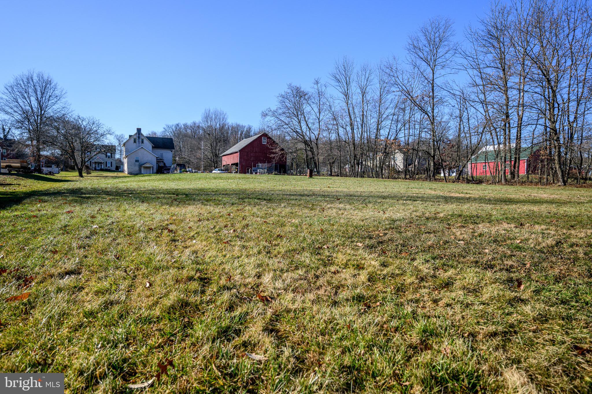 2305 Spinnerstown Road Quakertown, PA 18951 - Photo 6 of 40 Back yard