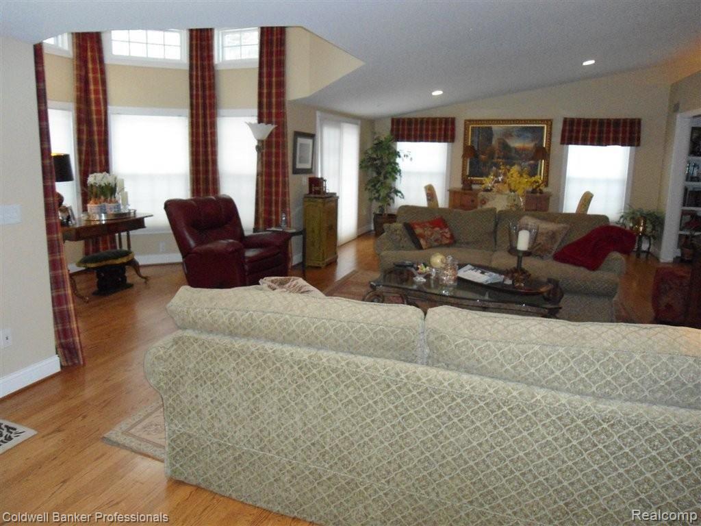 4178 Stoneleigh Road Bloomfield Hills, MI 48302 - Photo 12 of 20 DSC00828.JPG