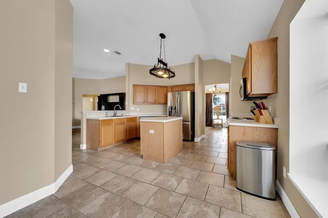 $355,000 | 930 High Knoll Drive, Midlothian, TX 76065