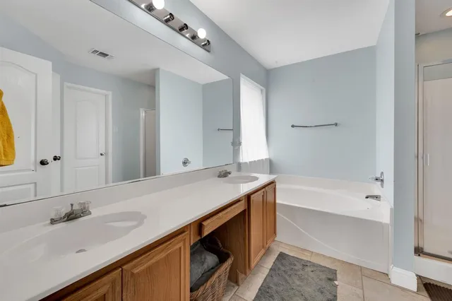 $355,000 | 930 High Knoll Drive, Midlothian, TX 76065