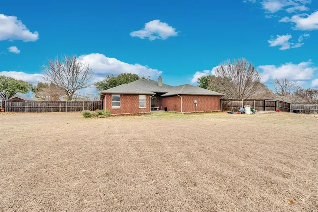 $355,000 | 930 High Knoll Drive, Midlothian, TX 76065
