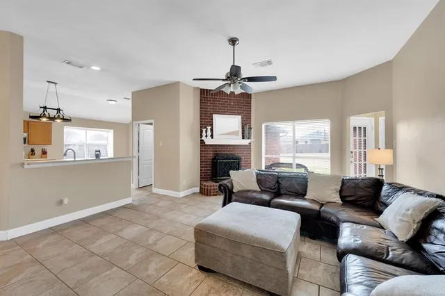 $355,000 | 930 High Knoll Drive, Midlothian, TX 76065