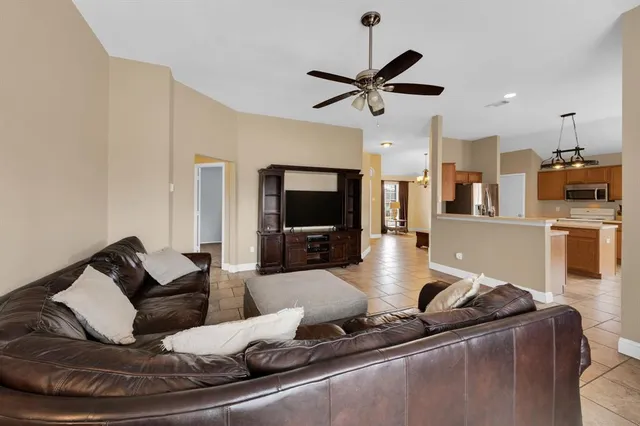 $355,000 | 930 High Knoll Drive, Midlothian, TX 76065