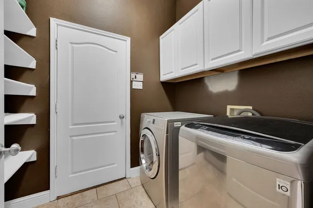 $355,000 | 930 High Knoll Drive, Midlothian, TX 76065