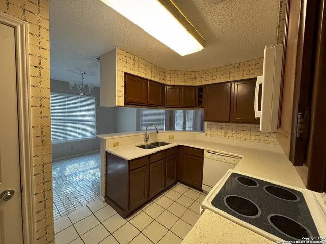 $1,345 | 10955 Wurzbach, Unit 109, San Antonio, TX 78230
