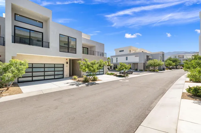 $3,595 | 928 Galaxy Drive, Palm Springs, CA 92264