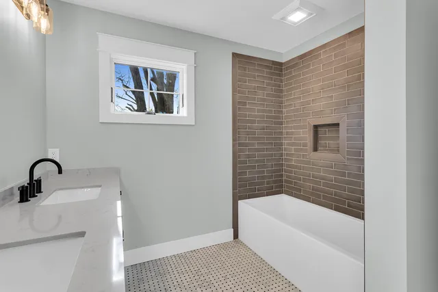 $1,595,000 | 3953 Woerner Road, Manitou Beach, MI 49253