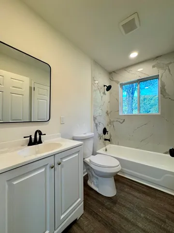 $2,095 | 824 Clift Street, Chattanooga, TN 37405