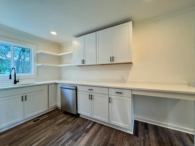 $2,095 | 824 Clift Street, Chattanooga, TN 37405