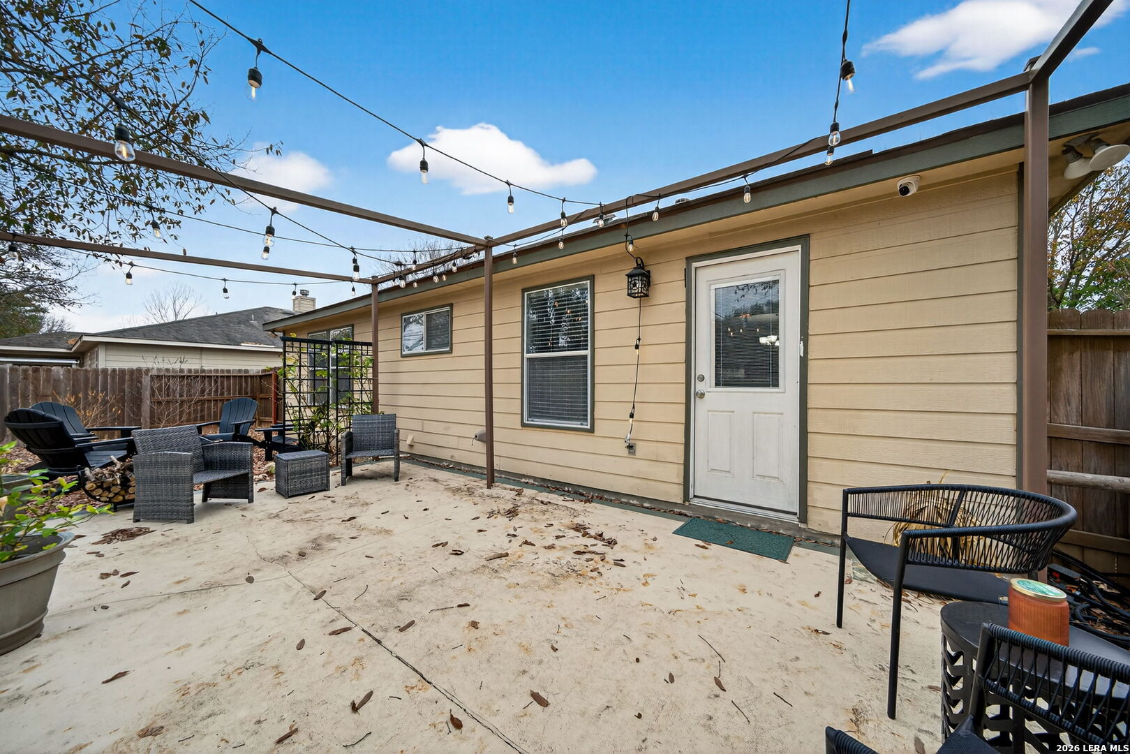 7942 Ruidoso Chase Selma, TX 78154 - Photo 21 of 26 a backyard of a house with table and chairs