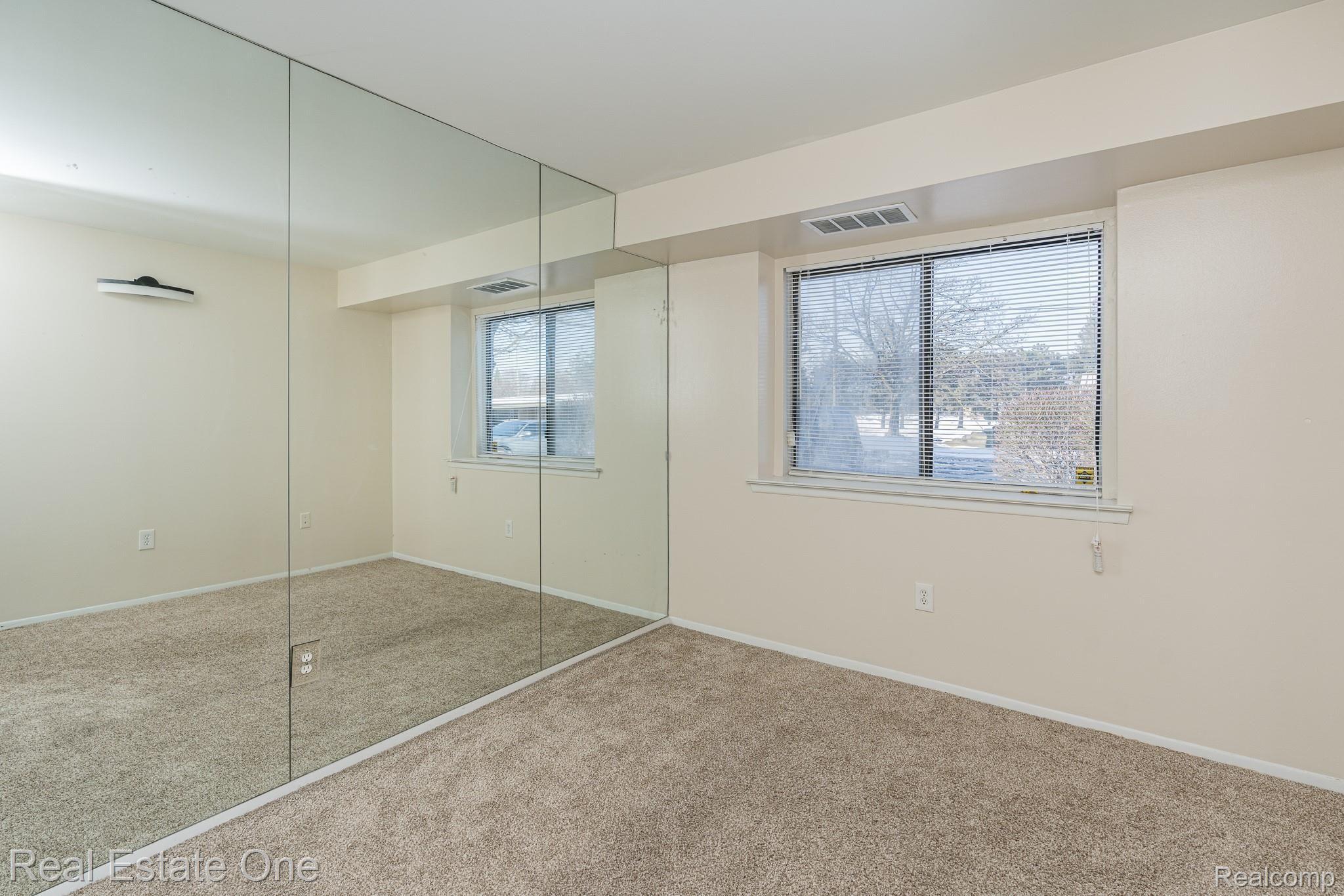 27214 Evergreen Road Southfield, MI 48076 - Photo 15 of 18 evergreen 14.jpg