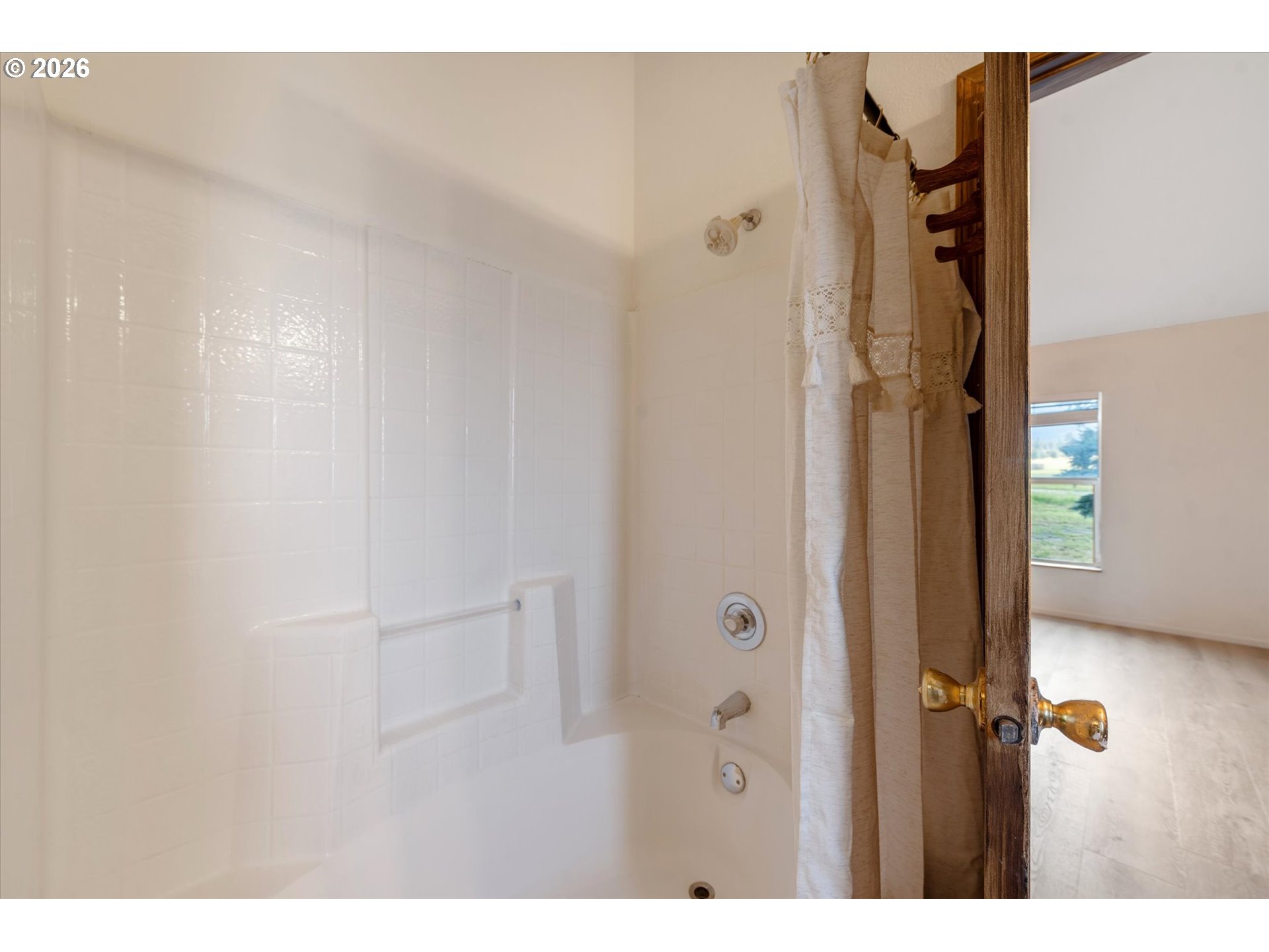 14386 Ben-Dier Road Baker City, OR 97814 - Photo 24 of 42 a bathroom with a shower