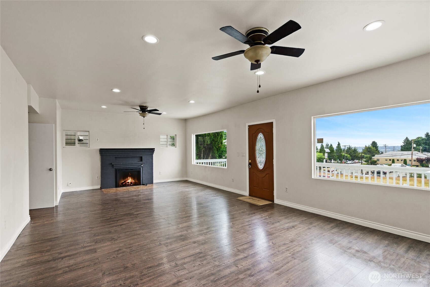 4012 Rucker Avenue Everett, WA 98201 - Photo 4 of 19