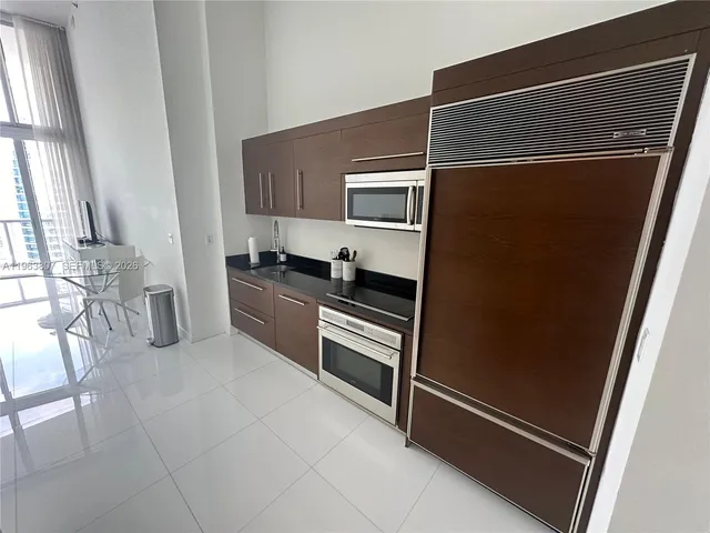 $2,700 | 475 Brickell Avenue, Unit 4110, Miami, FL 33131