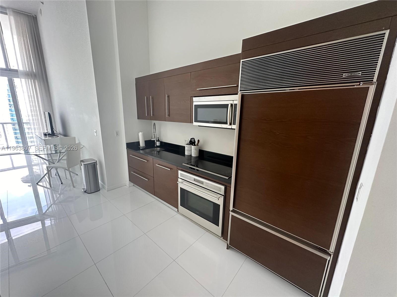 475 Brickell Avenue, Unit 4110 Miami, FL 33131 - Photo 4 of 11