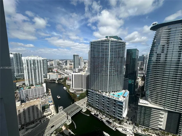 $2,700 | 475 Brickell Avenue, Unit 4110, Miami, FL 33131