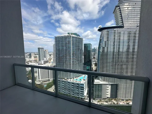 $2,700 | 475 Brickell Avenue, Unit 4110, Miami, FL 33131