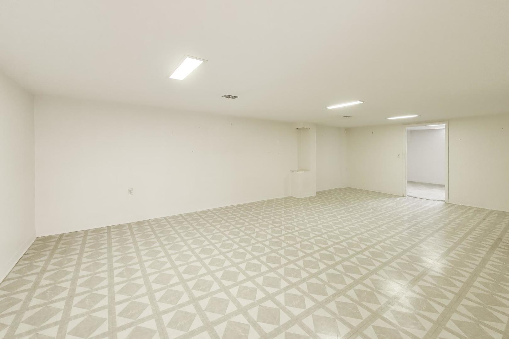 7338 Beckwith Road Morton Grove, IL 60053 - Photo 31 of 51 Gallery Image 31