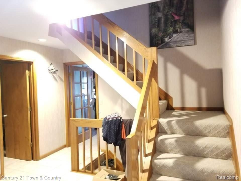 30728 Country Ridge Circle Farmington Hills, MI 48331 - Photo 6 of 13
