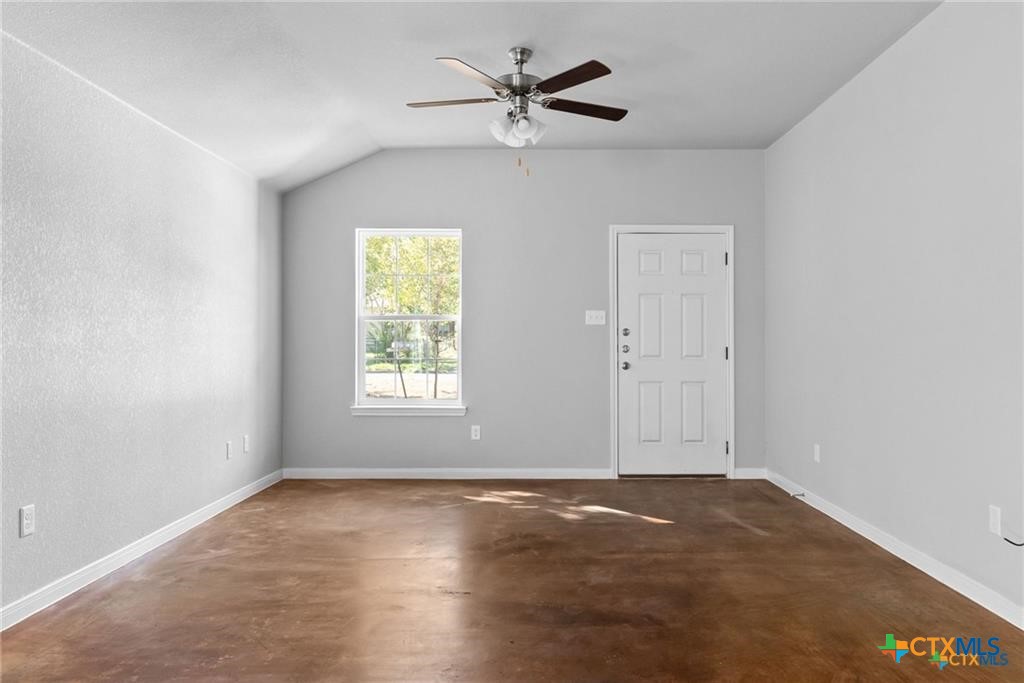 117 East Valley Road Harker Heights, TX 76548 - Photo 20 of 33 an empty room with windows and fan