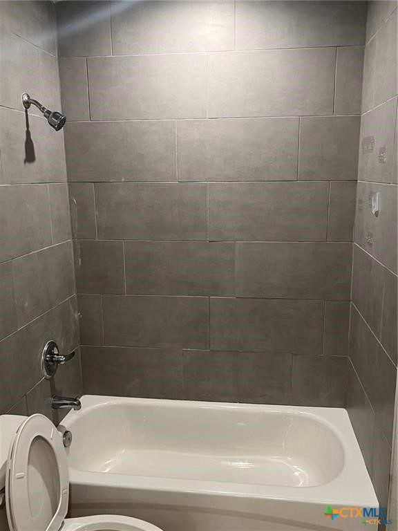 117 East Valley Road Harker Heights, TX 76548 - Photo 26 of 33 a bathroom with a bathtub and a shower