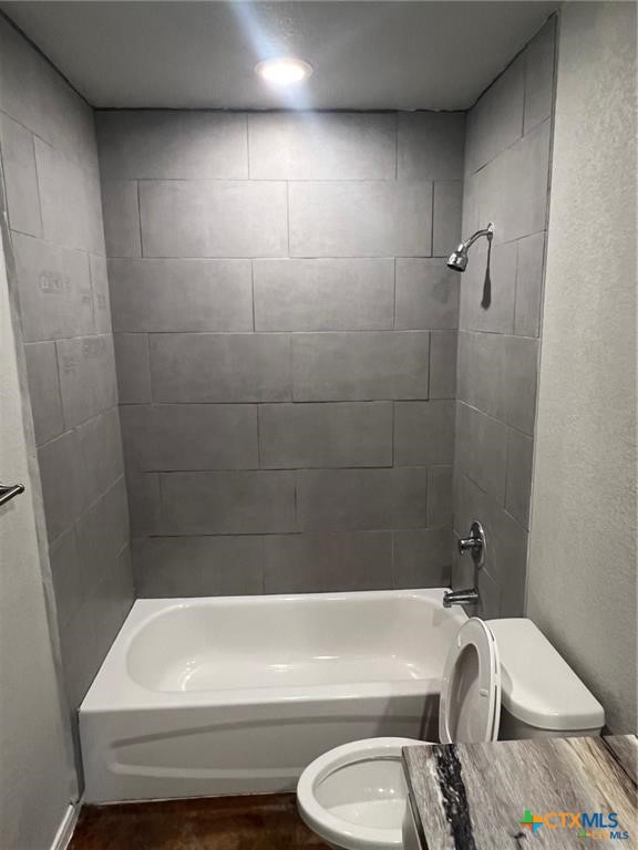 117 East Valley Road Harker Heights, TX 76548 - Photo 27 of 33 a bathroom with a sink a toilet and bathtub